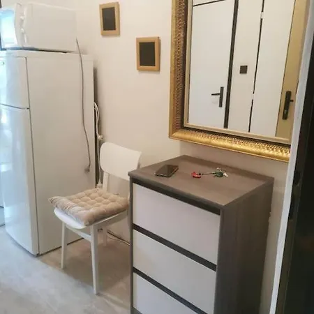 Cozy Near Center شقة كَشّا